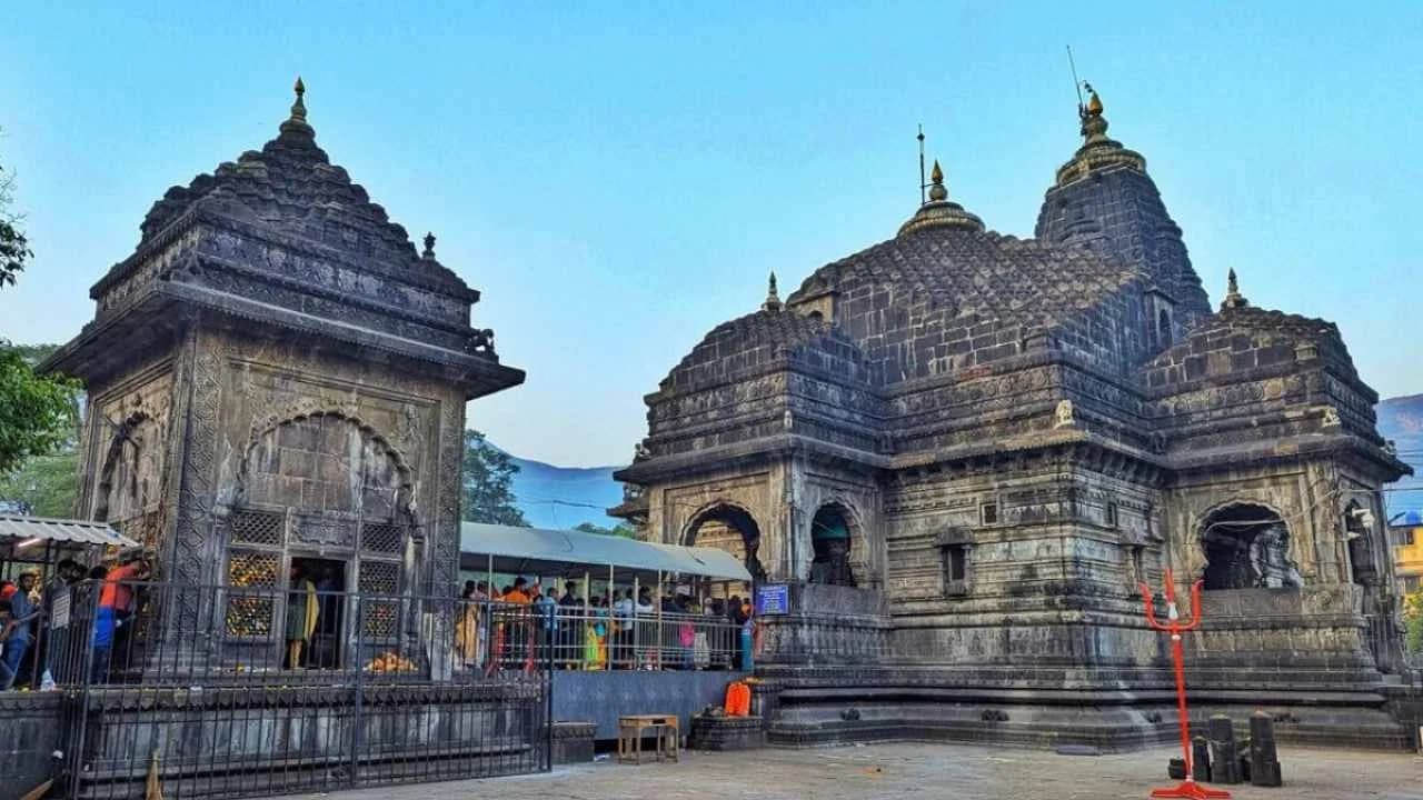Mahashivaratri chadawa at Nasik Timbakeshwar temple